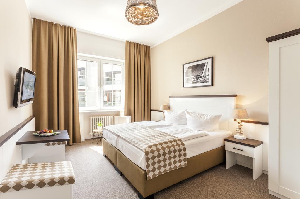 Hotel Strandschlösschen 3*